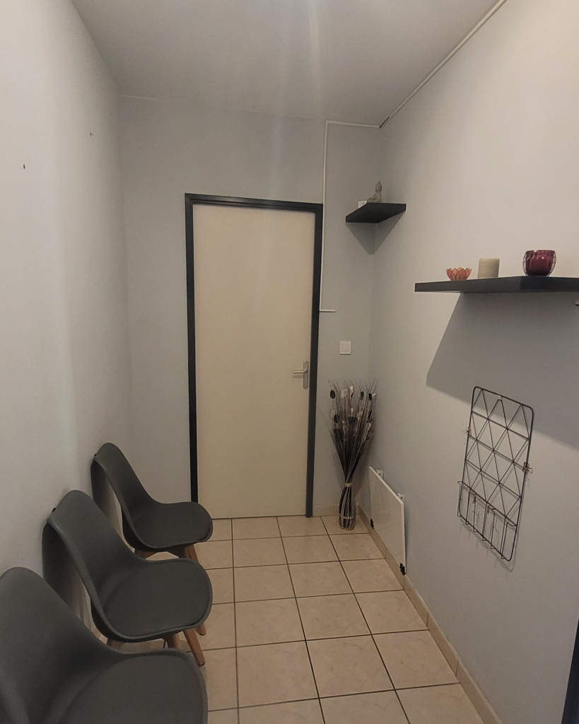 Salle attente bureau biographie lyon sud